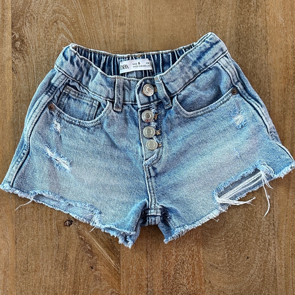 Zara girls Distressed Jean Shorts. Size 6